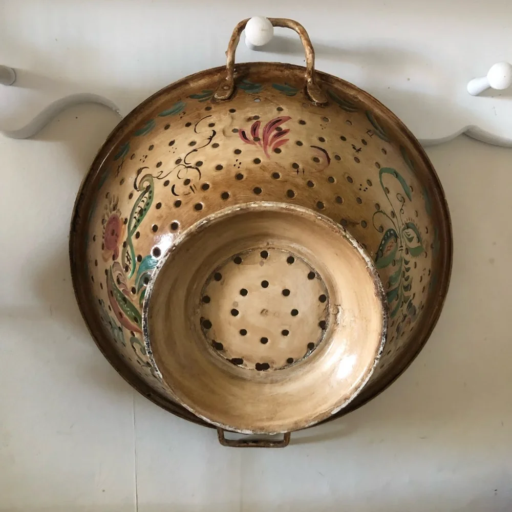 Farmhouse - Vintage Painted Colander-Folk Art - Picture 3 of 12
